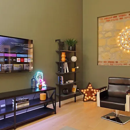 Loft Eleven Apartment